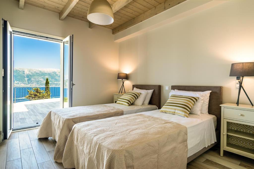 Gionis Villa *